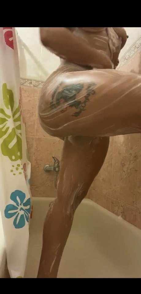 Nacktes geleaktes OnlyFans-Foto von Taelermade