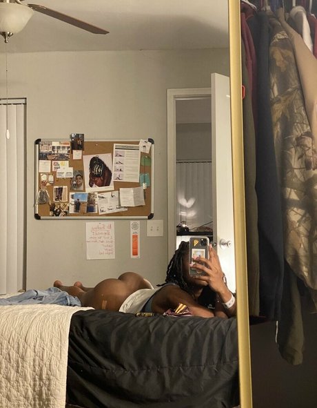 Nacktes geleaktes OnlyFans-Foto von Thehazelgrace