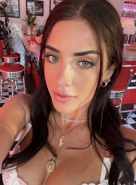 Nacktes geleaktes OnlyFans-Foto von Sumner Stroh