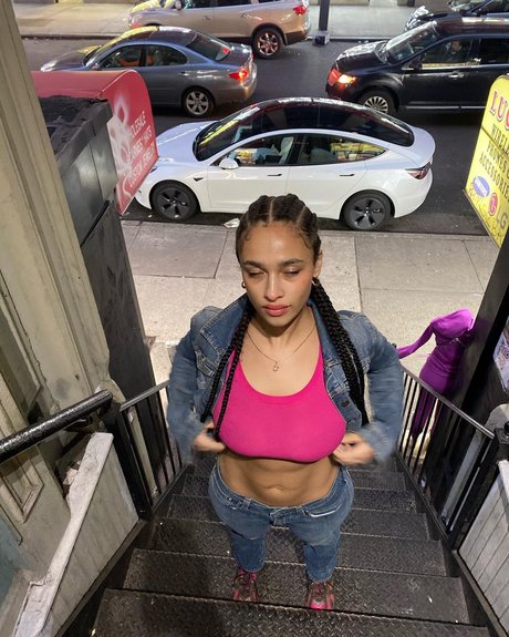 Nacktes geleaktes OnlyFans-Foto von Sarina