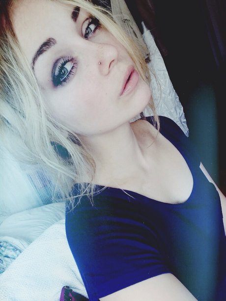 Nacktes geleaktes OnlyFans-Foto von Elyse Summer