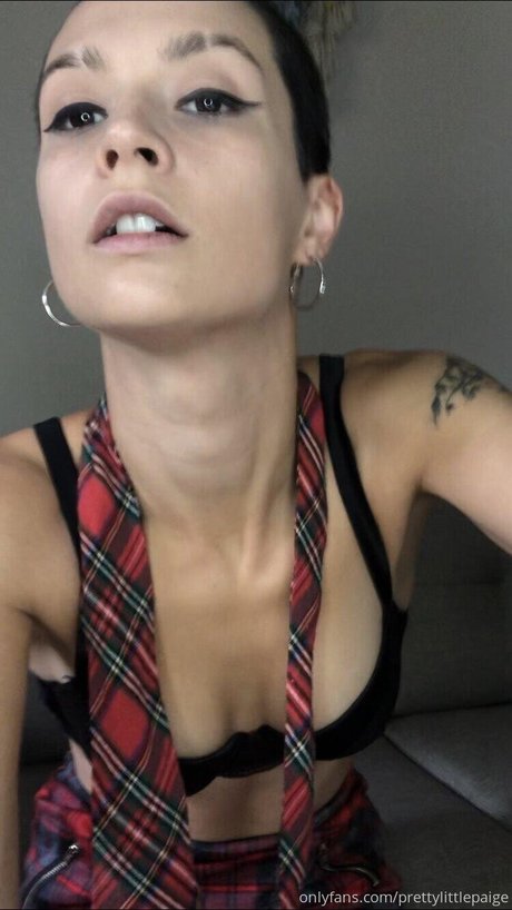 Nacktes geleaktes OnlyFans-Foto von Pretty Little Paige