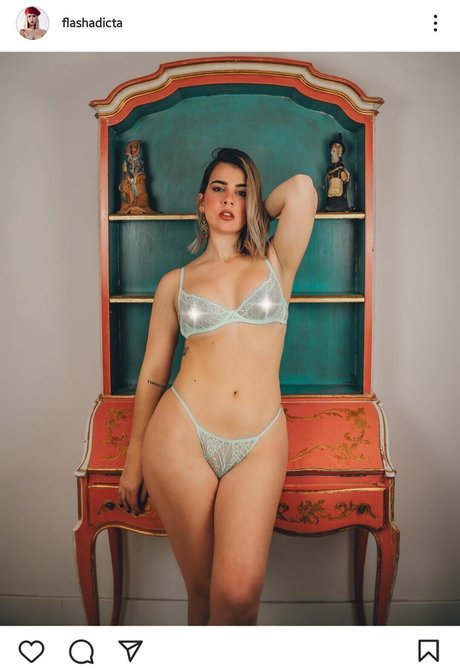 Nacktes geleaktes OnlyFans-Foto von Flash Adicta