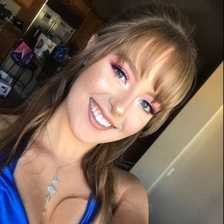 Nacktes geleaktes OnlyFans-Foto von Maddy Belle