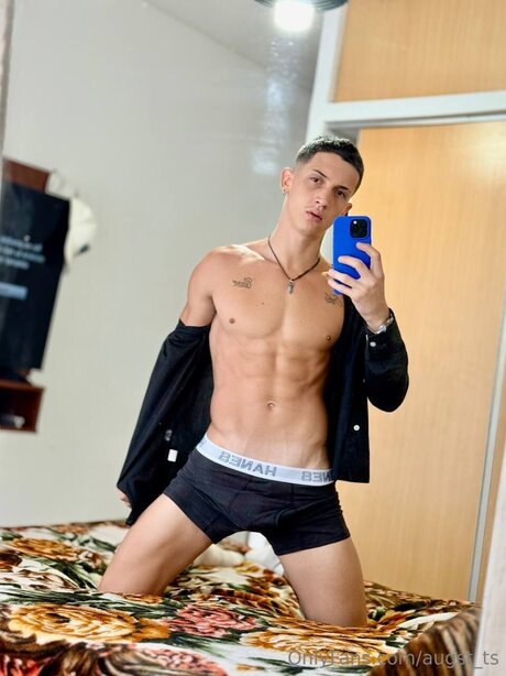 Nacktes geleaktes OnlyFans-Foto von Augst Ts