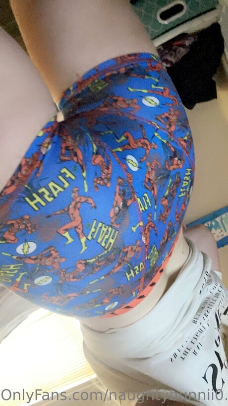 Naughtybunnii0 0