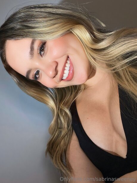 Nacktes geleaktes OnlyFans-Foto von Sabrinasweeney