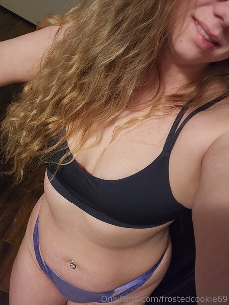 Frostedcookie69