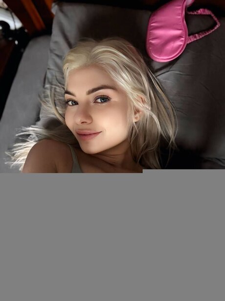 Nacktes geleaktes OnlyFans-Foto von Milena Grey