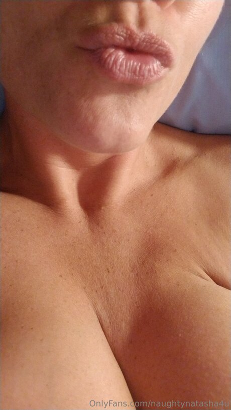 Naughtynatasha4u
