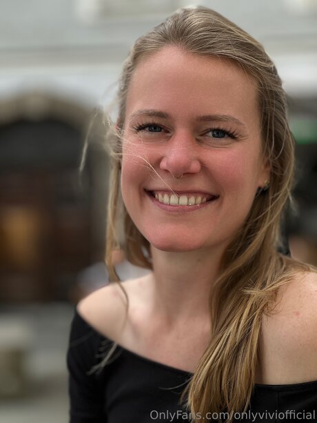 Onlyviviofficial