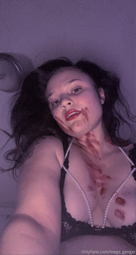 Nacktes geleaktes OnlyFans-Foto von Mega Gengar