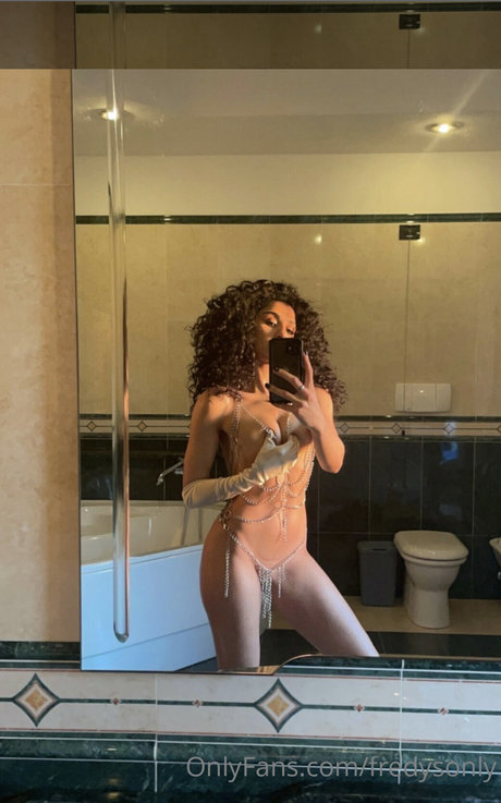Nacktes geleaktes OnlyFans-Foto von Fredys