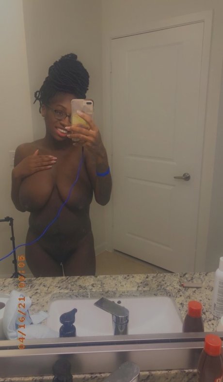 Nacktes geleaktes OnlyFans-Foto von Barbie Bugatti