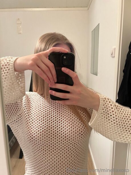 Nacktes geleaktes OnlyFans-Foto von Minellaxoxo