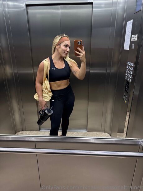 Nixnakedpersonaltrainer