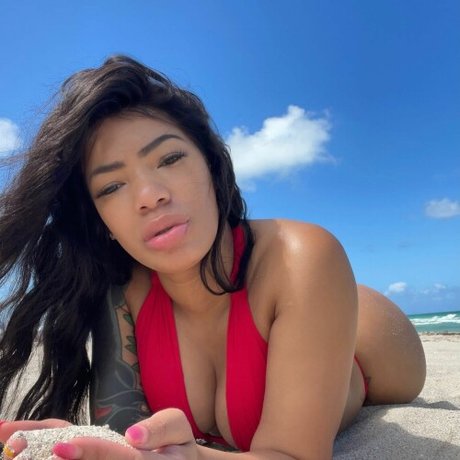 Nacktes geleaktes OnlyFans-Foto von Memphis Beauty