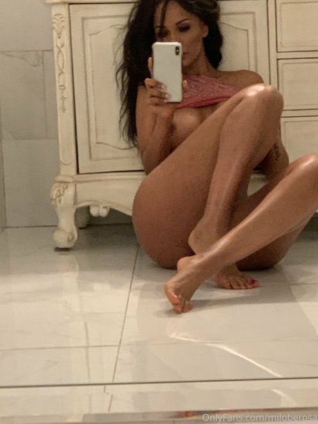 Nacktes geleaktes OnlyFans-Foto von Milo Berosa