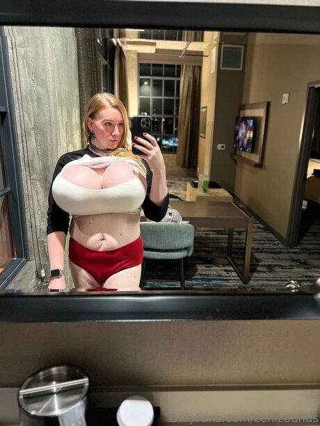 Nacktes geleaktes OnlyFans-Foto von Zenizounds