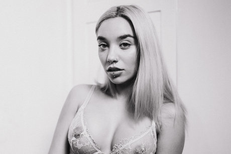 Nacktes geleaktes OnlyFans-Foto von Ella Baig