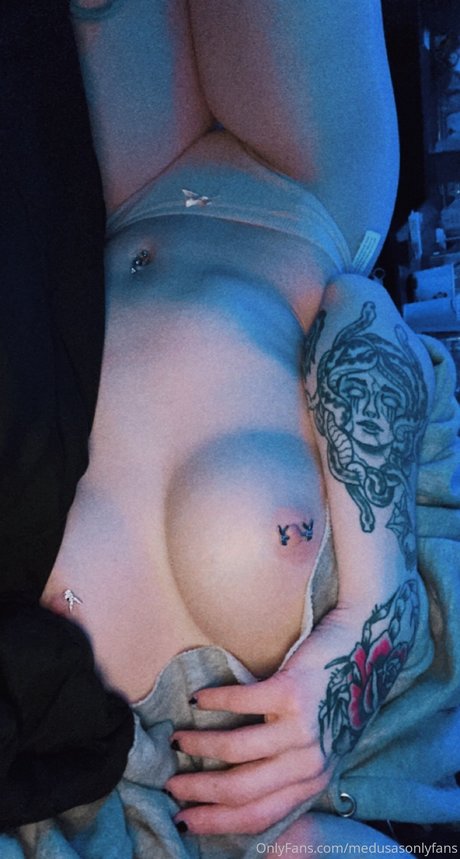 Nacktes geleaktes OnlyFans-Foto von Medusas