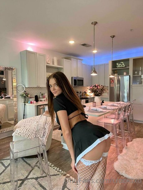 Nacktes geleaktes OnlyFans-Foto von Olivia Eden