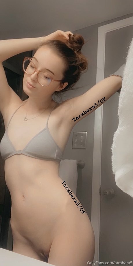 Nacktes geleaktes OnlyFans-Foto von Brown Hair And Freckles Asmr
