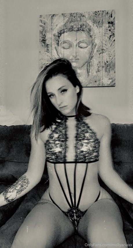 Nacktes geleaktes OnlyFans-Foto von Molly Aria