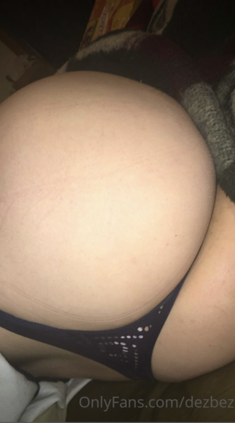 Nacktes geleaktes OnlyFans-Foto von Dezbez