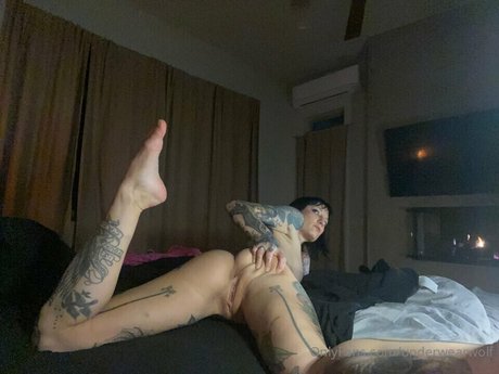 Nacktes geleaktes OnlyFans-Foto von Katie Ellis