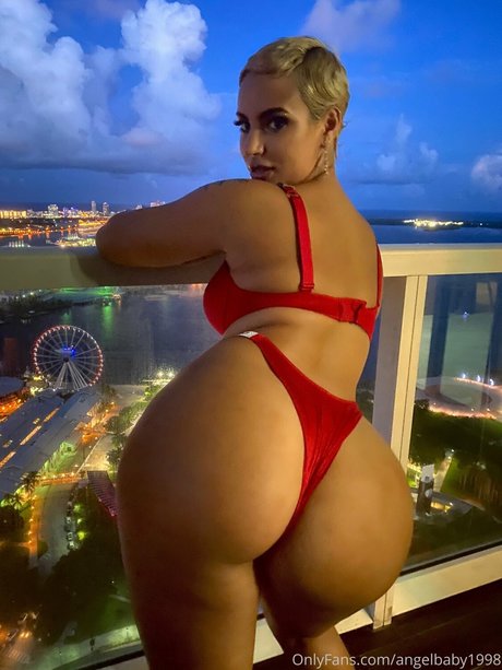 Nacktes geleaktes OnlyFans-Foto von Ava Alita