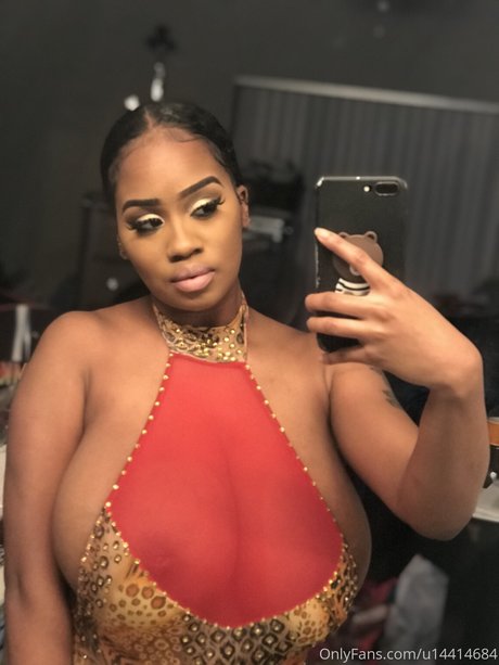Nacktes geleaktes OnlyFans-Foto von Mariyah Bleu