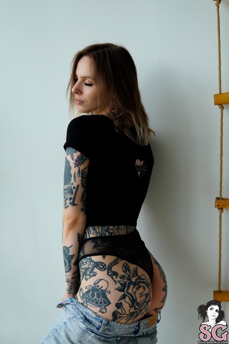 Nacktes geleaktes OnlyFans-Foto von Tattooed Russian