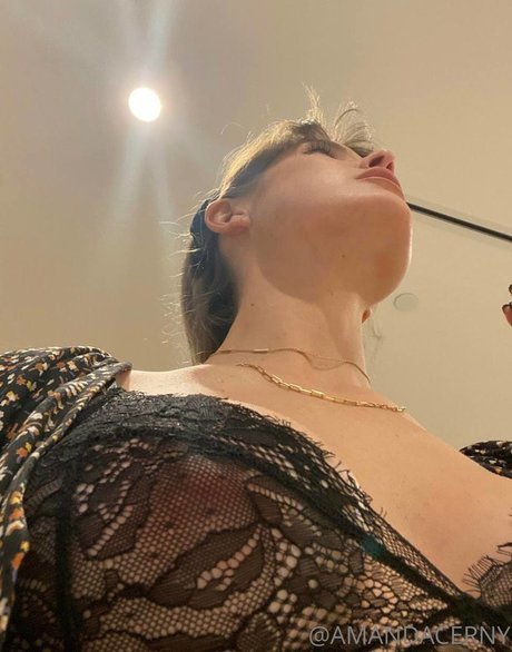 Nacktes geleaktes OnlyFans-Foto von Amanda Cerny