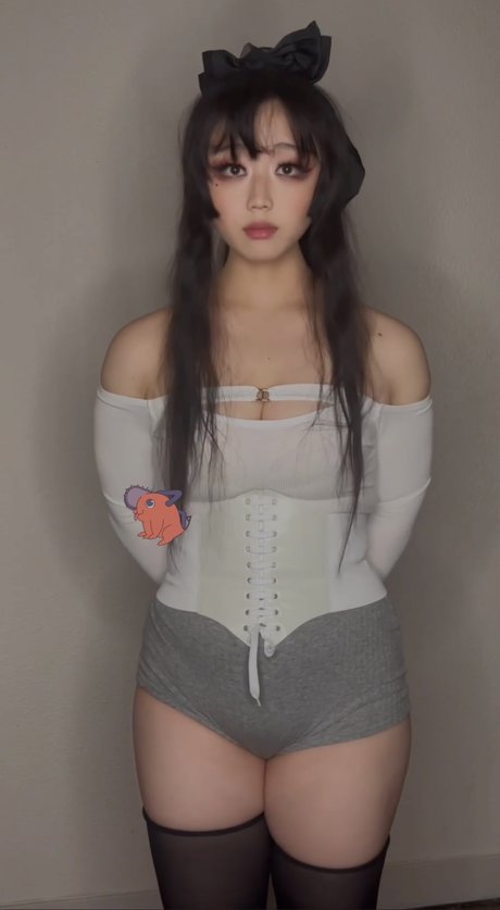 Mooncak eva