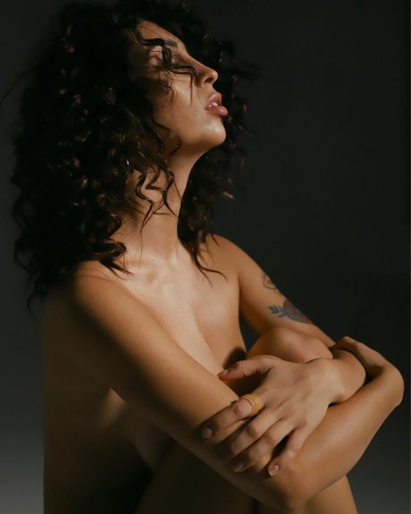 Nacktes geleaktes OnlyFans-Foto von Aisux Aisultanax