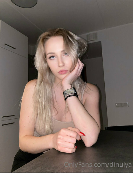 Nacktes geleaktes OnlyFans-Foto von Dinulya