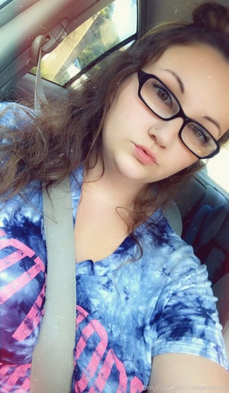 Zoeykatexo2