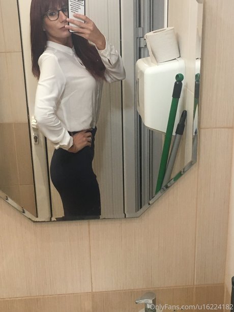 Nacktes geleaktes OnlyFans-Foto von Radosveta