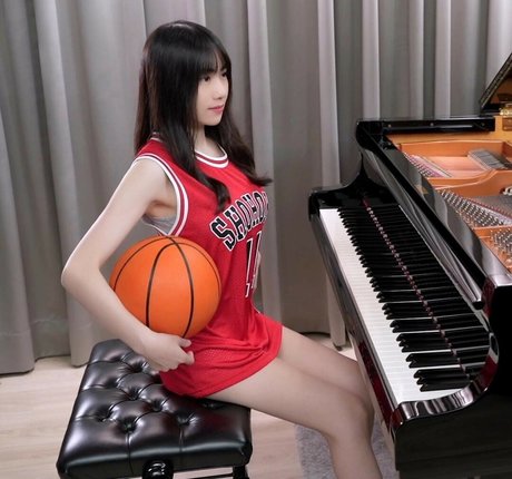Nacktes geleaktes OnlyFans-Foto von Rus Piano