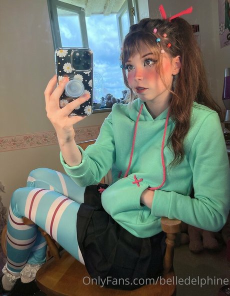 Nacktes geleaktes OnlyFans-Foto von Belle Delphine