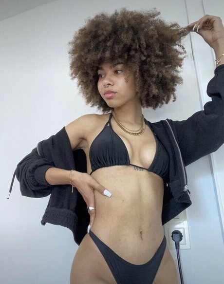 Nacktes geleaktes OnlyFans-Foto von Afroshawty