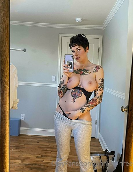 Nacktes geleaktes OnlyFans-Foto von Anisa Jomha