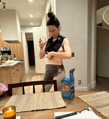 Nacktes geleaktes OnlyFans-Foto von Whitney Cummings