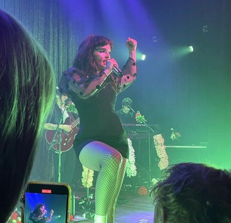 Nacktes geleaktes OnlyFans-Foto von Lauren Mayberry