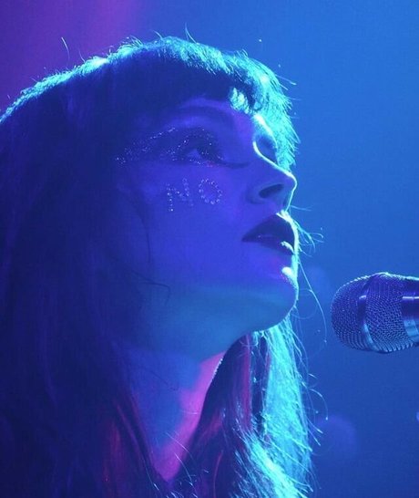 Lauren Mayberry