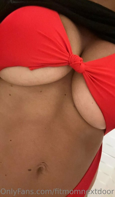Nacktes geleaktes OnlyFans-Foto von Fitmomnextdoor