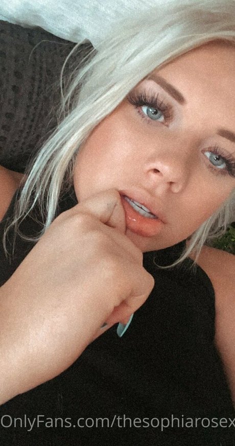 Nacktes geleaktes OnlyFans-Foto von Thesophiarosexx