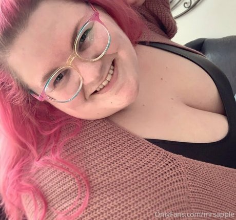 Nacktes geleaktes OnlyFans-Foto von Mrsapple