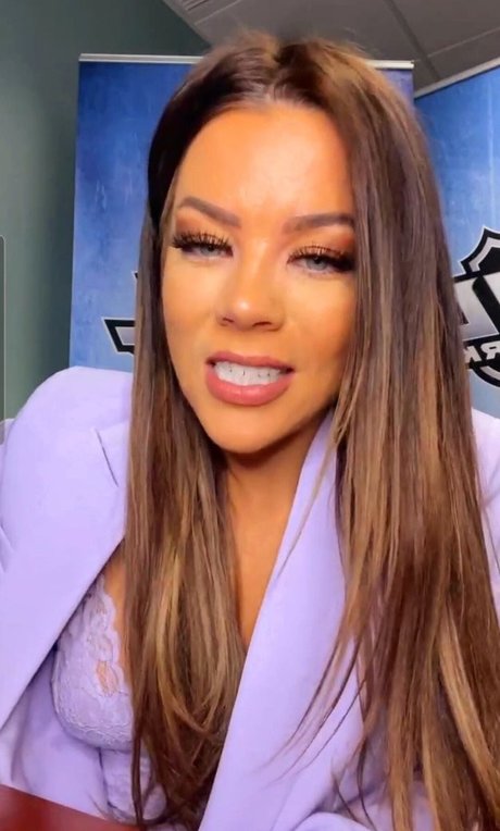 Nacktes geleaktes OnlyFans-Foto von Jackie Redmond